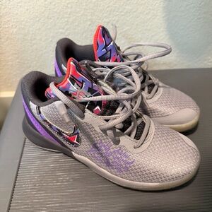 Nike Kyrie Flytrap II Kids Basketball Shoes